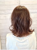 ミディアムボブ×ヌーディーベージュ