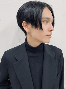 フィフス(fifth) ◇トランクスヘア センターパート 黒髪 刈り上げ◇
