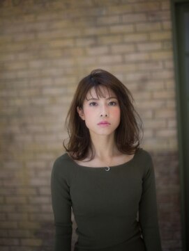 アミ 池袋(amie) スポンテニアス無造作ミディ