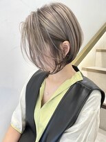 トルネード(TORNADO)&nbsp;海外ヘア ショート 外国人風ボブ 逆インナーカラー t109