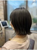 ショートボブ/センターパート/ツヤ髪/グラデーション/イヤリング