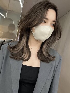 サイン 渋谷(SIGN) イヤリングカラーレイヤーカットツヤ髪グレージュブルージュ