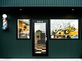フィリーズバーバーショップ(Philly’s Barber Shop)の写真/白・黒・茶をで統一されたこだわり溢れる店内◎ふと立ち寄りたくなるサロン《Philly’s Barber Shop》