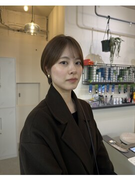 ピノ(pino.) 大人ショートマッシュショートボブオリーブベージュ