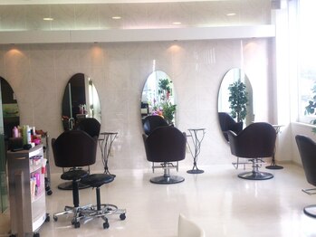 ヘアーナシータ 本店(HAIR NACITA)の写真/【丸亀】☆リニューアル記念☆お手頃価格でいつでも最旬のトレンドに！おしゃれを楽しむ大人女性へ♪
