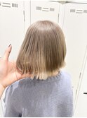 ベージュカラー