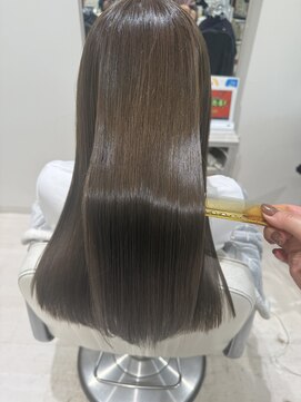 髪のダメージを抑える新感覚【水素カラー】