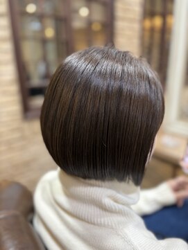 オリーブベージュ大人ショート