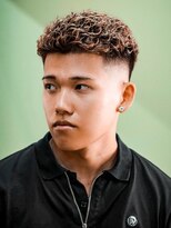 プロショップウェーブ(PRO SHOP WAVE) スペインカール/テーパーフェード/メンズパーマ/フェザーパーマ