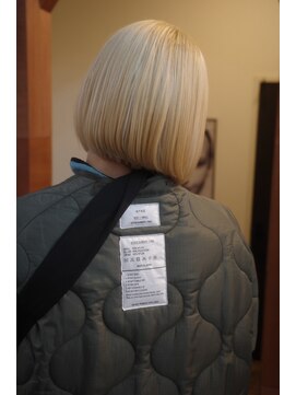 チャプター 問屋町(chapter) 髪質改善切りっぱなしボブミニボブブロンドベージュダブルカラー