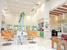 ウェル アアルト 海老名ビナウォーク店の雰囲気（【心地よい空間】明るく開放的な店内でゆったりお過ごしください）