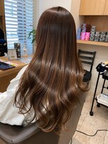 ウイ バイ ファースト 北四番丁店(u'i by first)&nbsp;ツヤ感たっぷりのロングヘア