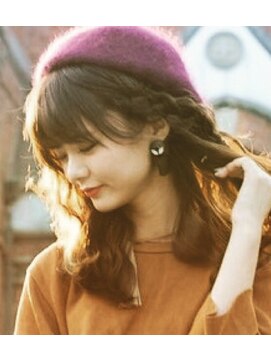 ロジェ(loje) サイドを編み込み。ワンポイントで変れる簡単アレンジ♪