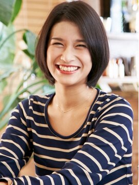 ヘアーワークスクリエイション シンプルなショートボブはツヤと質感で調整見せつけて☆
