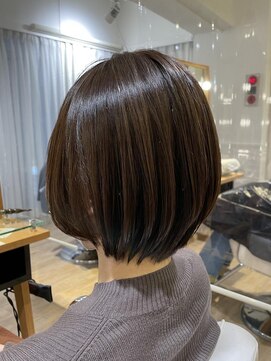 ネオリーブ チロル 横浜西口店(Neolive CiroL.) まとまりショートボブ