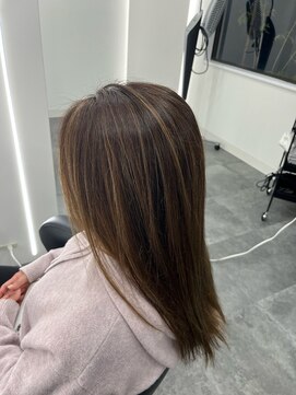 ブルージュ ヘアー(Brugge hair) ロング白髪ぼかしハイライト