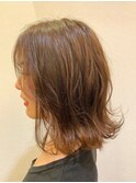 ブラウンカラー&立体感ハイライト×外ハネスタイル