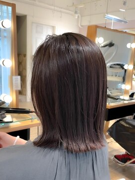 ネオリーブ チロル 横浜西口店(Neolive CiroL.) 細目ぼかしハイライト　ボブ　ココアブラウン