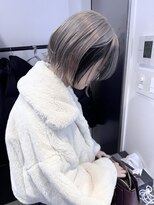 ホープ(hope)&nbsp;外ハネボブ×ホワイト×ブラックインナーカラー【大阪/梅田】