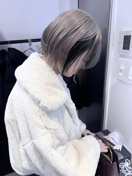 ホープ(hope) 外ハネボブ×ホワイト×ブラックインナーカラー【大阪/梅田】