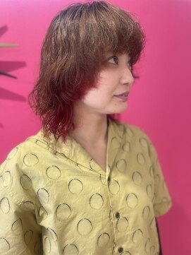 スノウ(snow) インナーウルフな白髪ぼかし