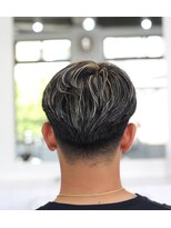 ワンシザース(ONE SCISSORS)&nbsp;センターパート×ゴールドメッシュ