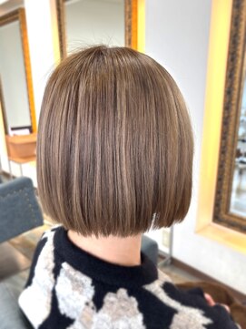 ヘアーアンドコークラシコ(Hair&Co. Clasico) ミルクティーボブ