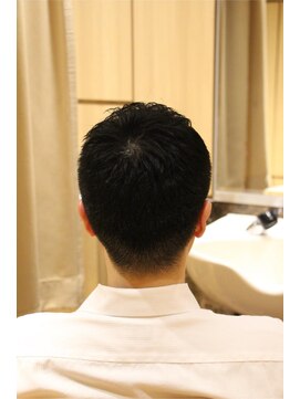 ヘアーモードキクチ 日本橋三越前店 ビジネスベリーショート