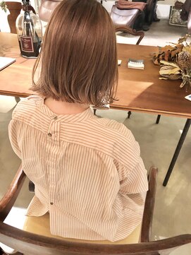 パーク(PARK) 大人可愛い外ハネ切りっぱなしボブミルクティーベージュ