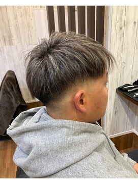 ライズヘアー(RISE HAIR) スキンフェード＋ハイライト