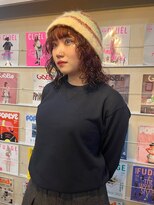 メーヴェ(Mowen) 赤髪パーマ