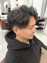 ヘアーアイスカルテット(HAIR ICI QUARTET)&nbsp;王道メンズショート☆無造作ツイストパーマセンターパート