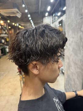 カーニー 上野(kearny) 波巻きスパイラルパーマツイストスパイラルパーマ波巻きパーマ