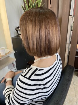 マイノリティー 石橋店(Minority) ボブスタイル 大人ボブ ハイトーンカラー