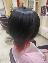 デザイニングヘアードゥ(designing hair Deux)&nbsp;インナーレッドウルフボブ　【インナーカラー/レッド/ウルフ】