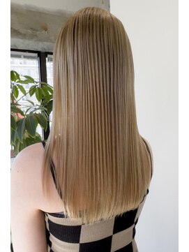 アミ 札幌大通(amie) ホワイトブロンド☆ブリーチ髪質改善縮毛矯正レイヤー/札幌大通