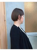 ぱつっとラインを残した大人なフレンチボブ◯