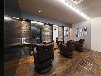 ナップ(NAP)の写真/男心をくすぐるお洒落でスタイリッシュな店内◆初めての方でもリラックスして過ごせる空間です。