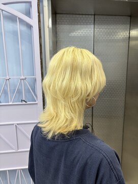 ホワイト 梅田(white) 抜きっぱなしブロンド×ウルフレイヤー>