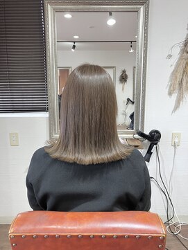 ヘアメイク アンフィ(amphi) ..~*＊. ..~*＊. ..~*＊..