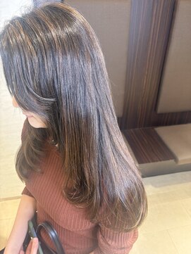 タヤ 東急百貨店吉祥寺店(TAYA) 立体感際立つ ハイライト×バタフライカット