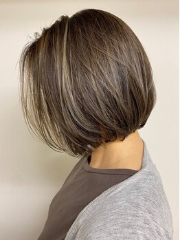 ラフヘアー(LaF)の写真/明るめグレイカラーや話題の白髪ぼかしハイライトも◎繰り返し行うカラーもダメージレスに叶います♪