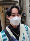 カルマパーマ　センター分け前髪立ち上げスタイル