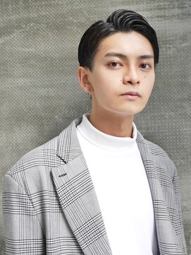 ブルーダー(Bruder) タイトショートツヤ感スタイル