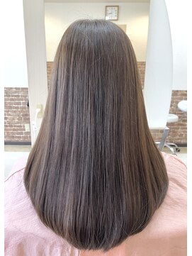 カットハウス はさみの部屋 セミロング/内巻き/ワンカール/ロレイヤー/グレーパール/前髪有