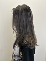 ゼンドットカラスマ(Zen.karasuma)&nbsp;バレイヤージュ×フェイスレイヤーロング20代30代40代