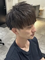 ヒュイル バイ ニアウ(Hwyl by Niau) メンズマッシュパーマニュアンスパーマスパイラルパーマ刈り上げ