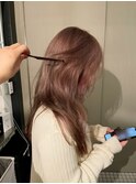 ピンクベージュ