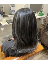 ヘアアンドリラクゼーション ジン(Jinn) 寒色系アンブレラカラー
