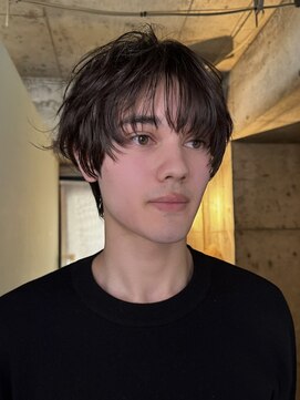 ノラ カマクラ(NORA kamakura) センターフェザーショートミィデアムウルフニュアンスパーマ